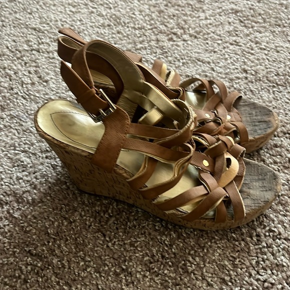 Shoes - Womens tan wedge shoes